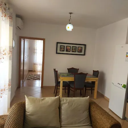 Bral 4 * Durrës